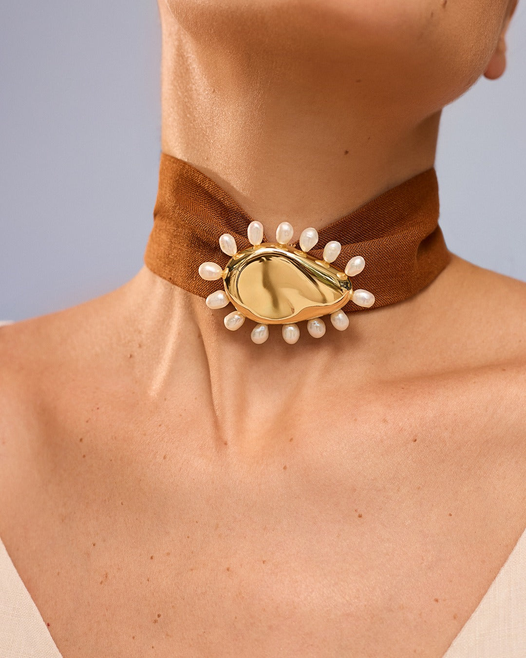 Nerea Brooch - Almar Collection