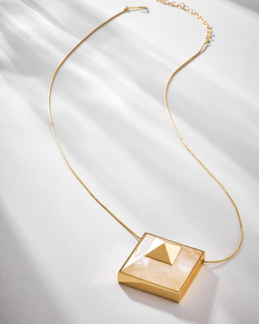 Vértice L Necklace - Faces Collection