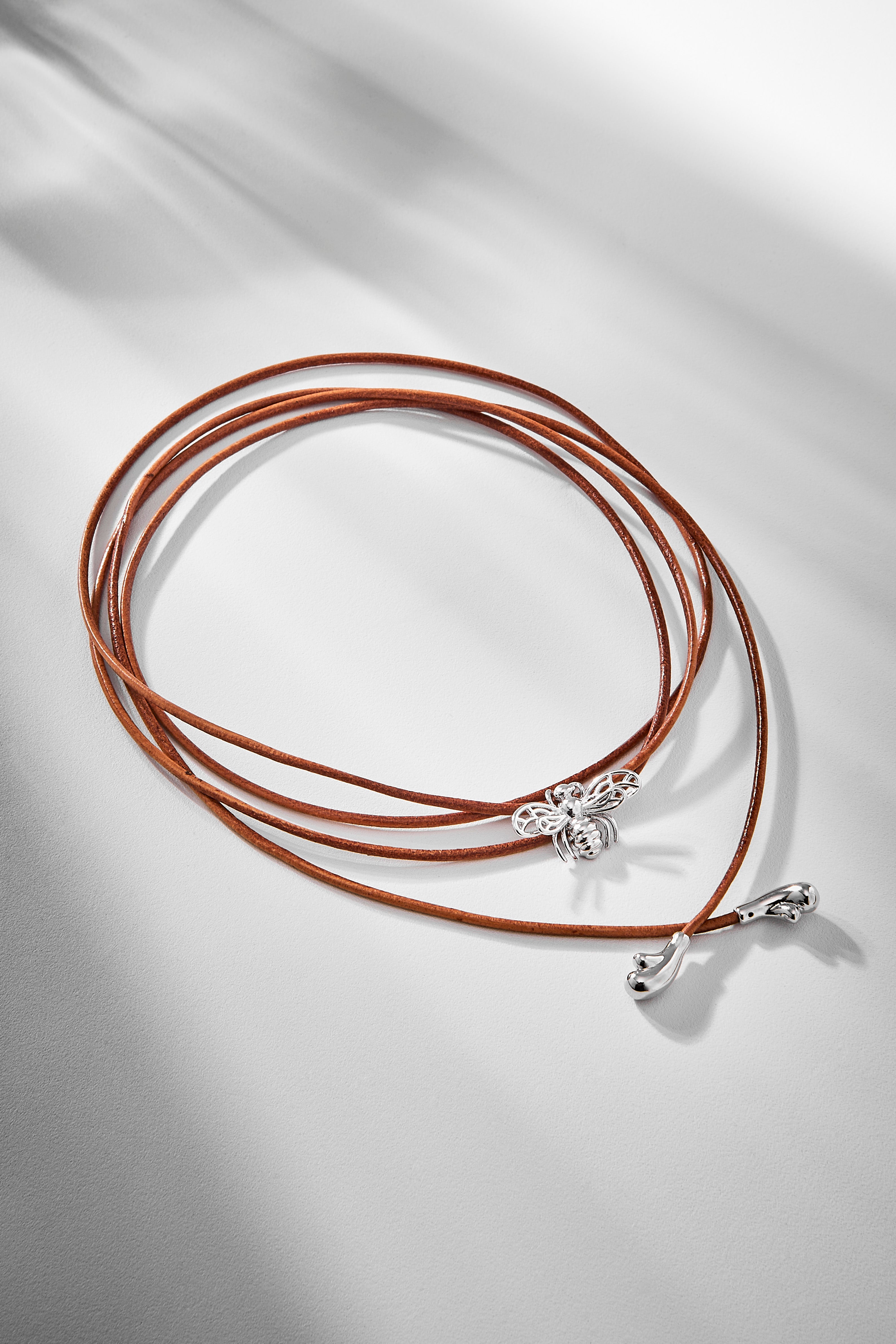 Abelha Leather (Mother) Necklace - Abelha Collection