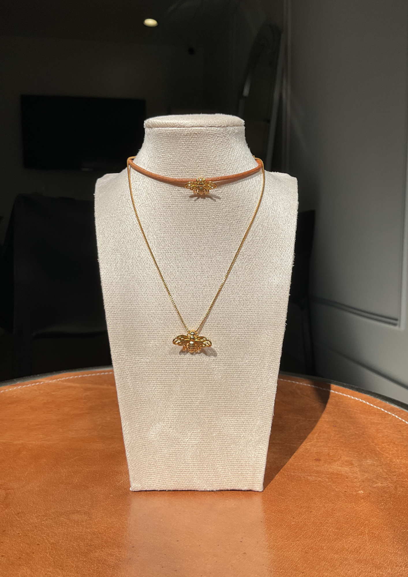 Necklace Display Hello Anna 8 in