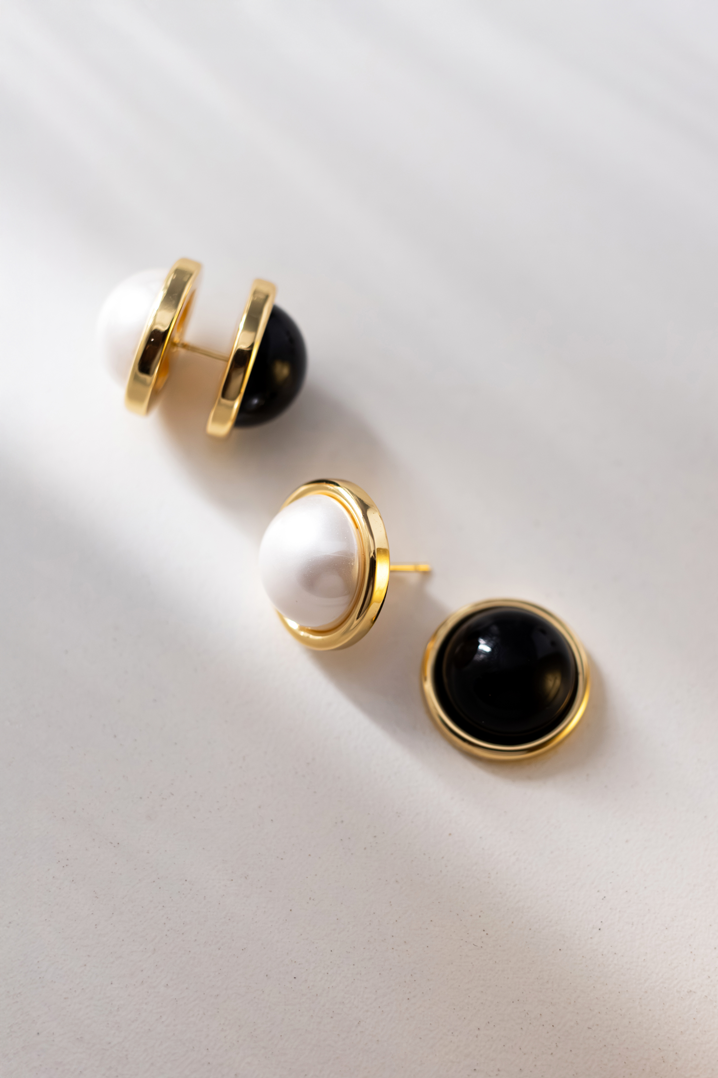 Biface B&W Earring - O Que Te Move Collection